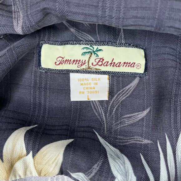 Tommy Bahama Men's Floral 100% Silk Button Down Size Large Resort Wear Dark Grey - Picture 5 of 5